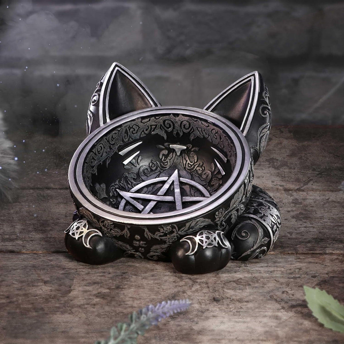 Black cat trinket bowl with pentagram design