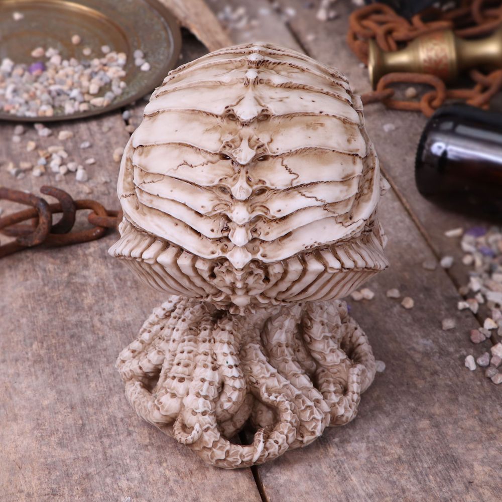Rear detail of Cthulhu Skull figurine