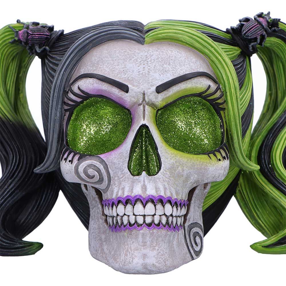 Drop Dead Gorgeous Skull - Beetles and Bugs