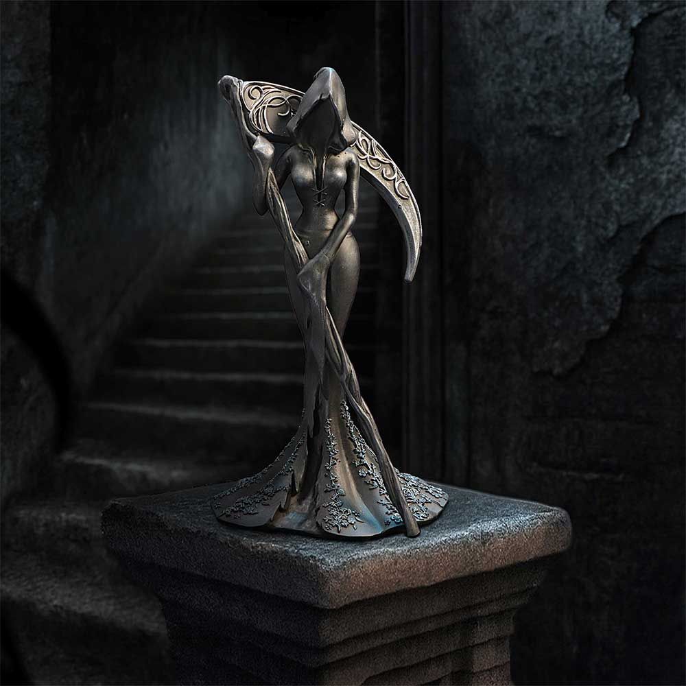 Femme Fatale Reaper Figurine