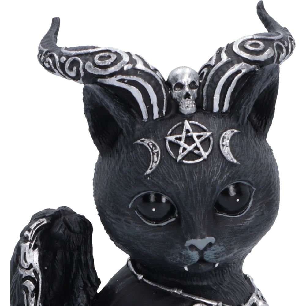 Close-up of Halpurr’s face, horns and pentagram
