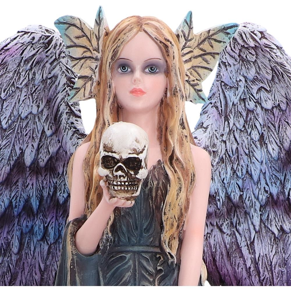 Maveth gothic angel and skull figurine by Nemesis Now close up