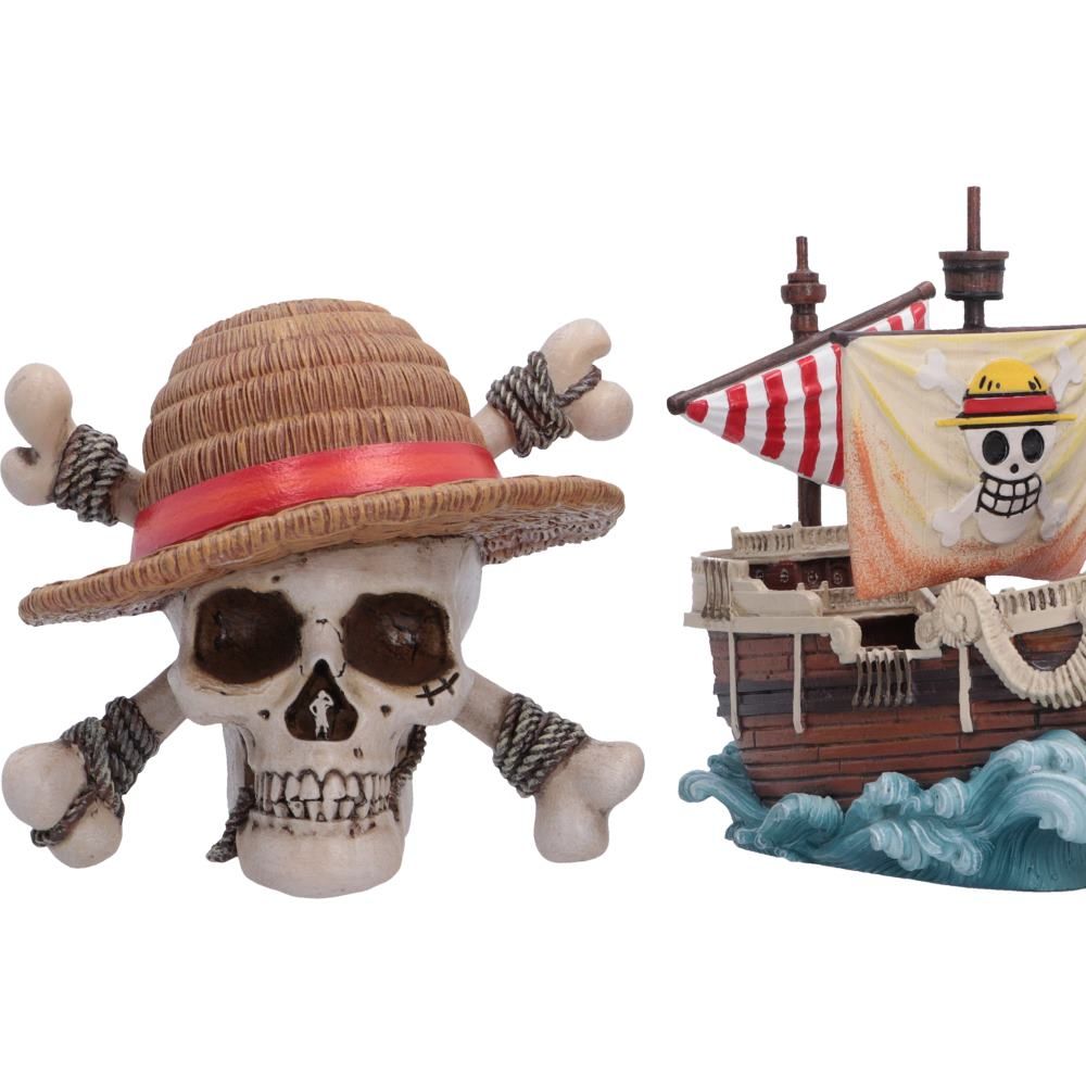 One Piece First Voyage skull and ship figurines