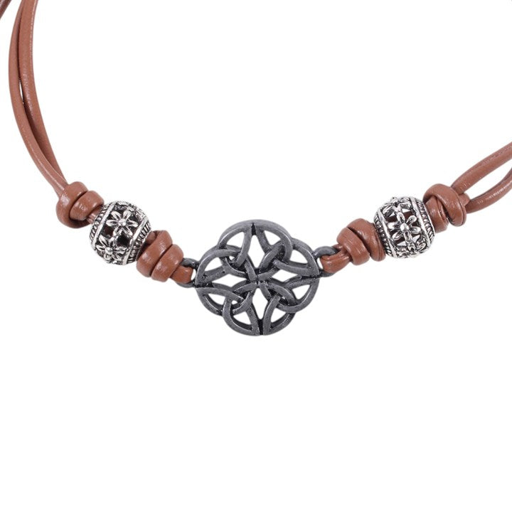 Celtic Shield Knot centrepiece bracelet detail