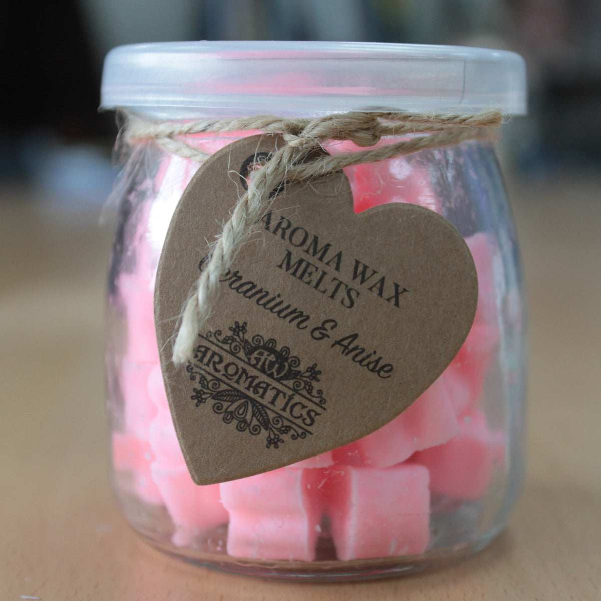 Geranium and Anise Aroma Wax Melts jar with 60 wax hearts