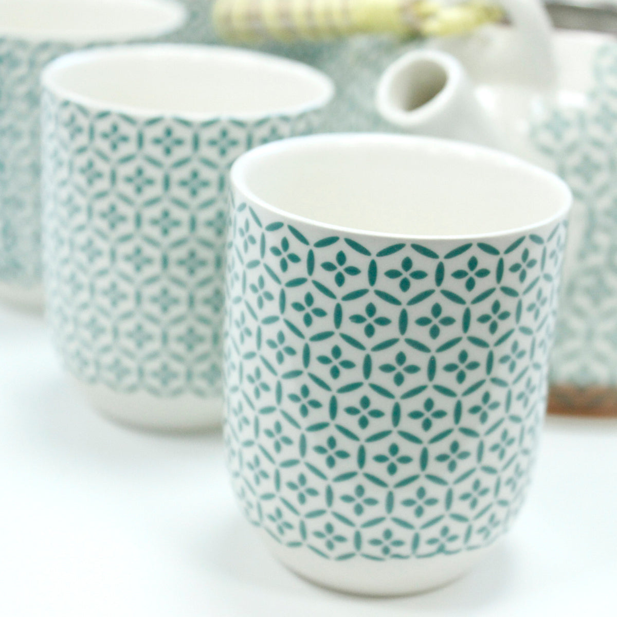 Green mosaic ceramic tea cups